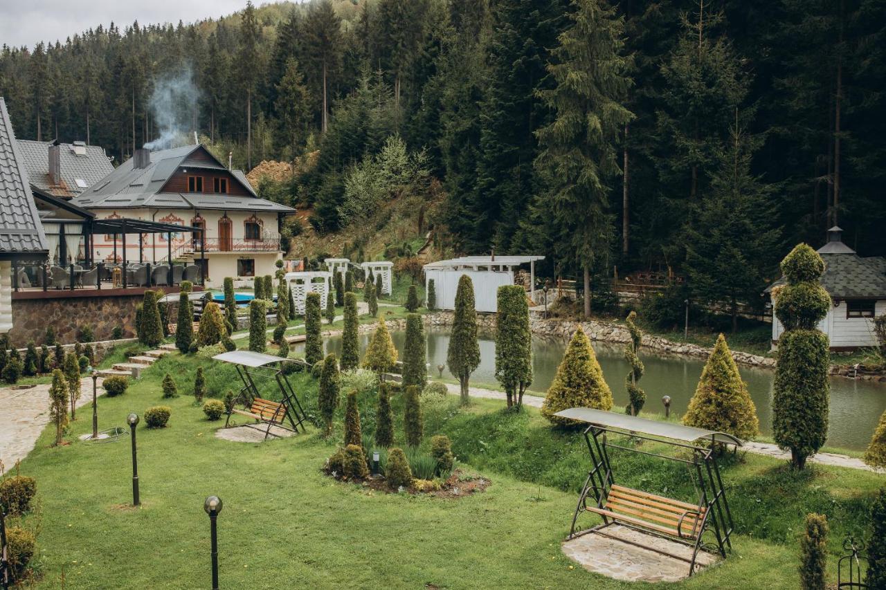 Hotel Vedmezhyi Dvir Bukovel Esterno foto