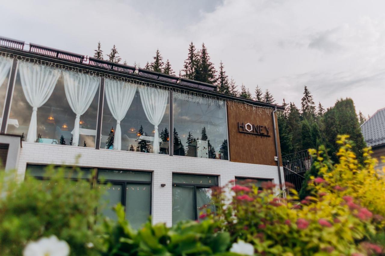 Hotel Vedmezhyi Dvir Bukovel Esterno foto