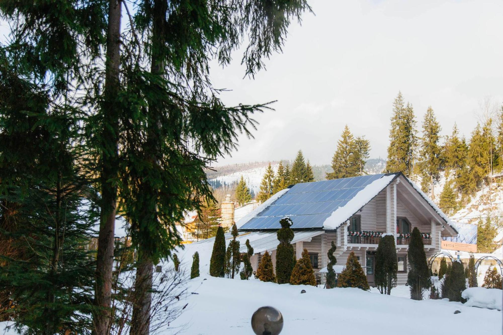 Hotel Vedmezhyi Dvir Bukovel Esterno foto