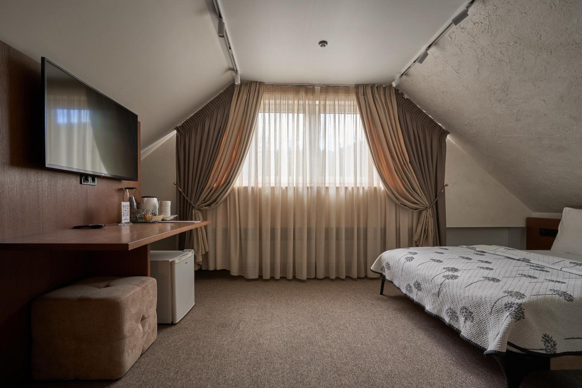 Hotel Vedmezhyi Dvir Bukovel Esterno foto