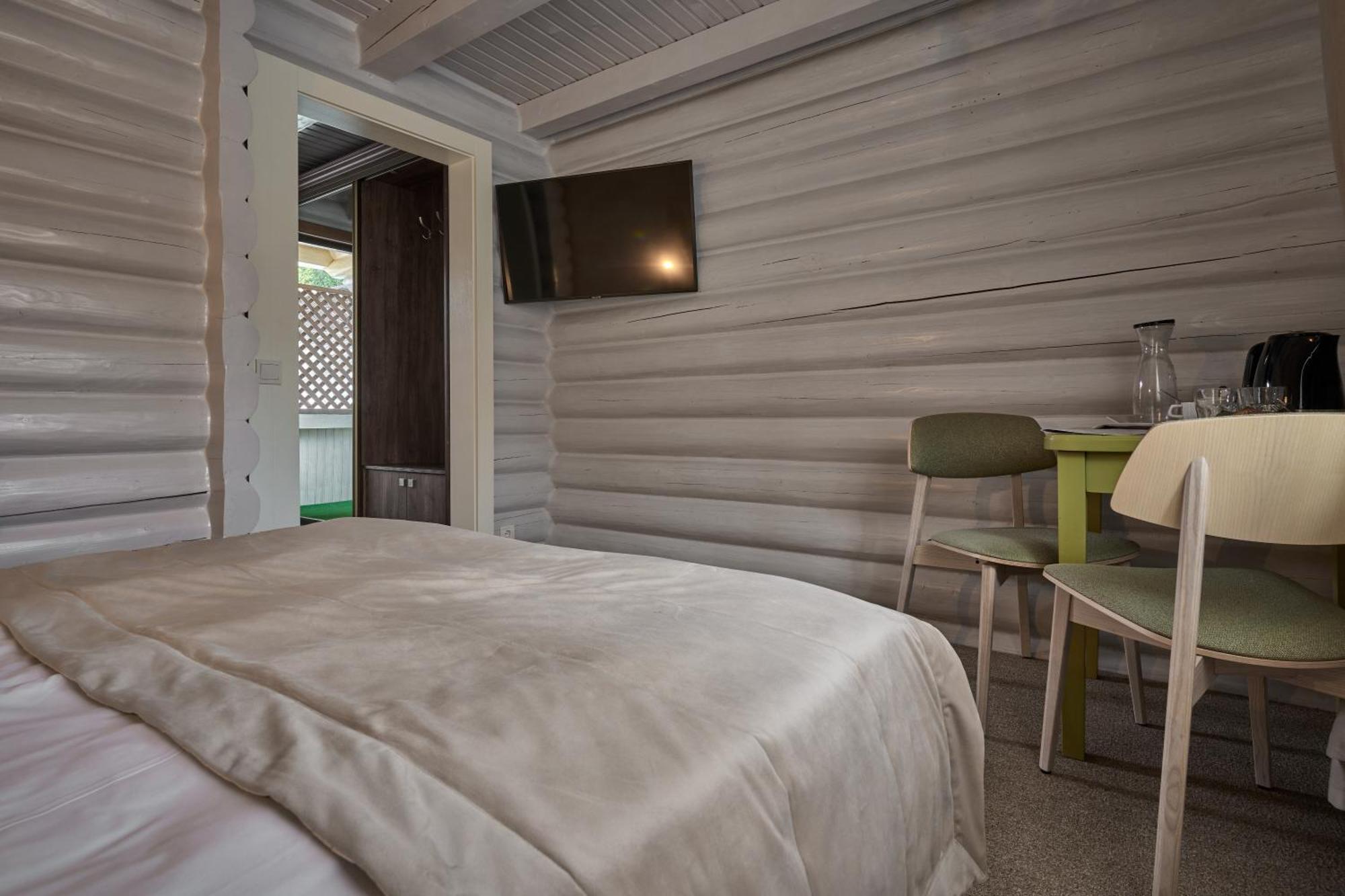 Hotel Vedmezhyi Dvir Bukovel Esterno foto