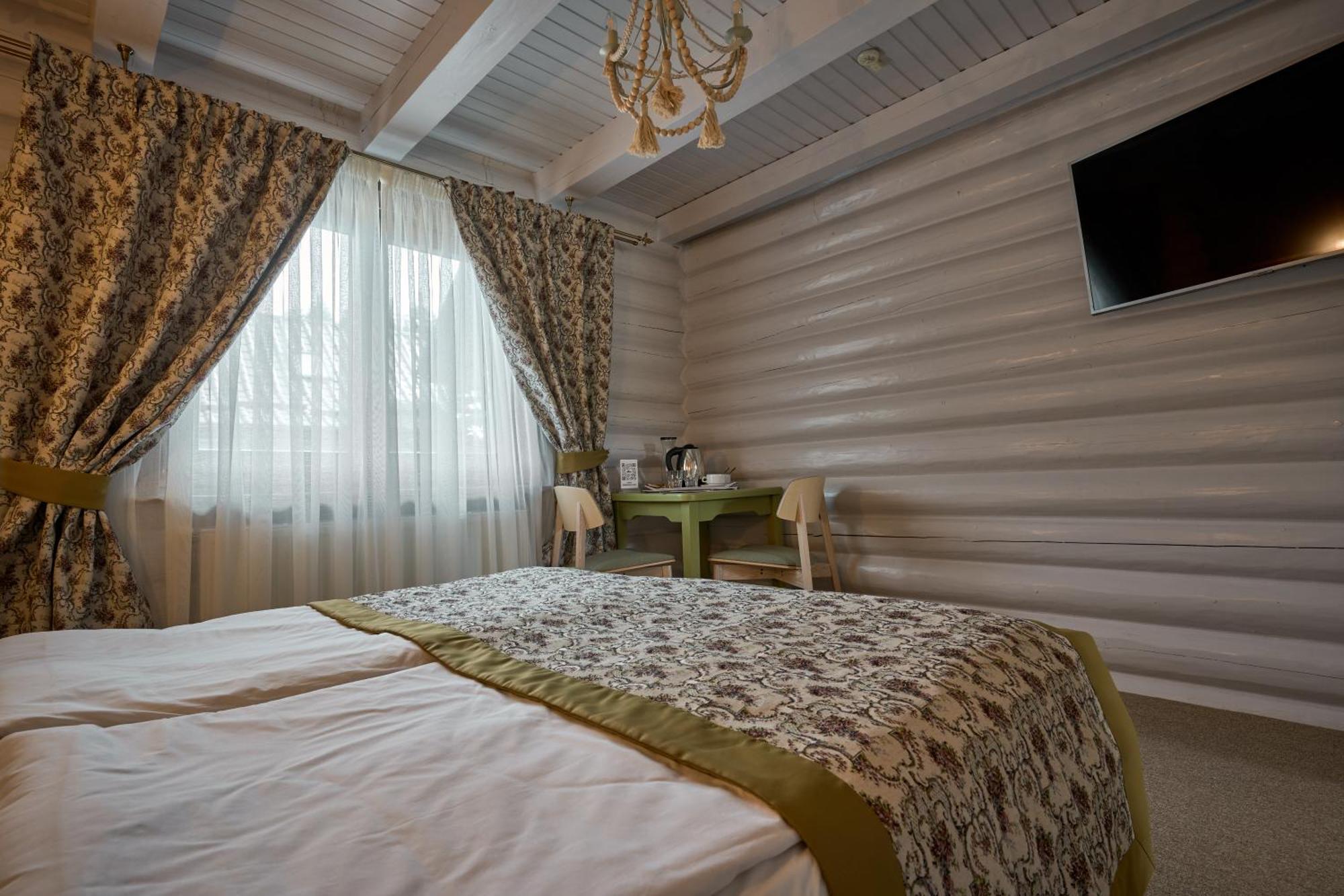 Hotel Vedmezhyi Dvir Bukovel Esterno foto