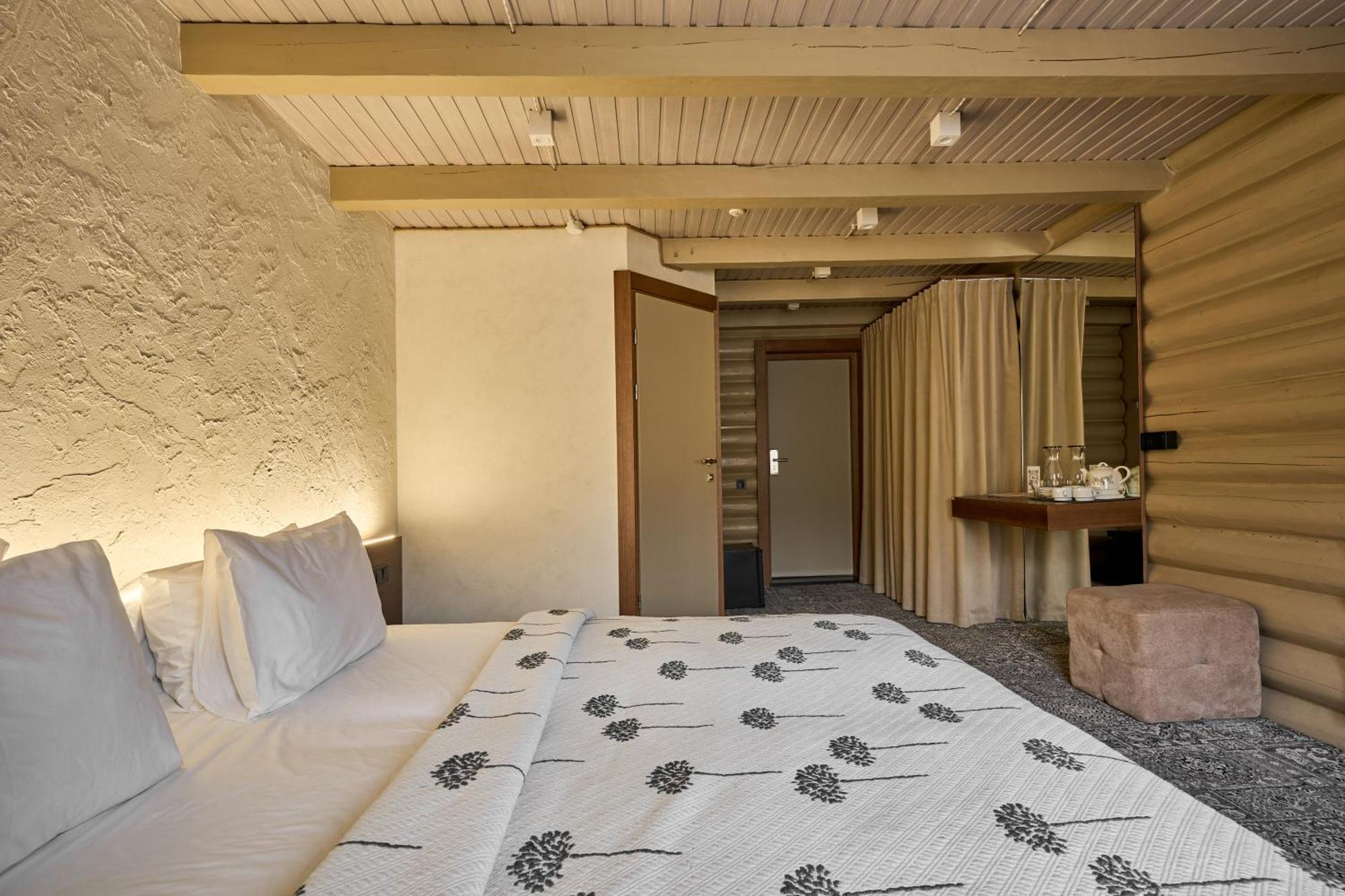 Hotel Vedmezhyi Dvir Bukovel Esterno foto