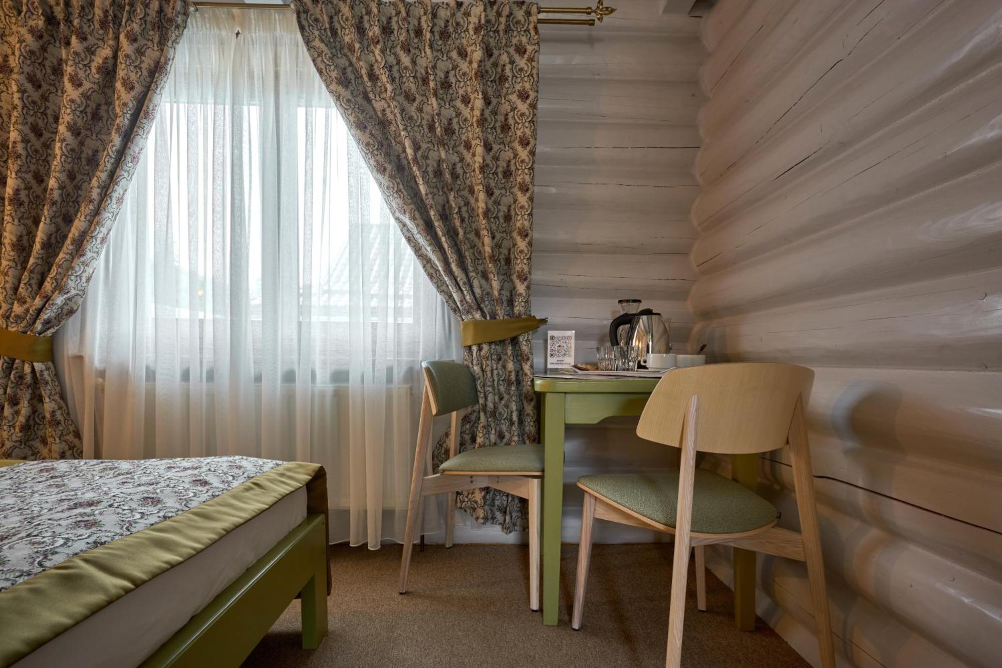 Hotel Vedmezhyi Dvir Bukovel Esterno foto