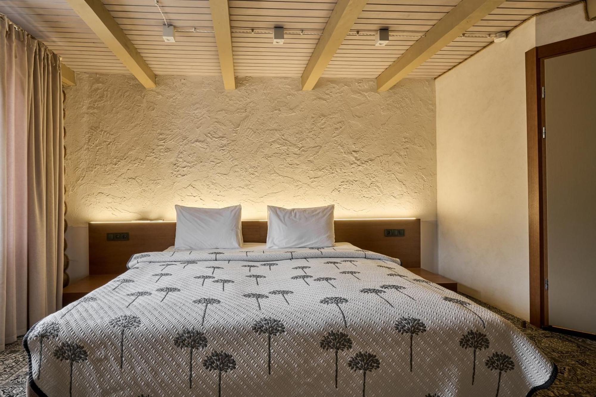 Hotel Vedmezhyi Dvir Bukovel Esterno foto