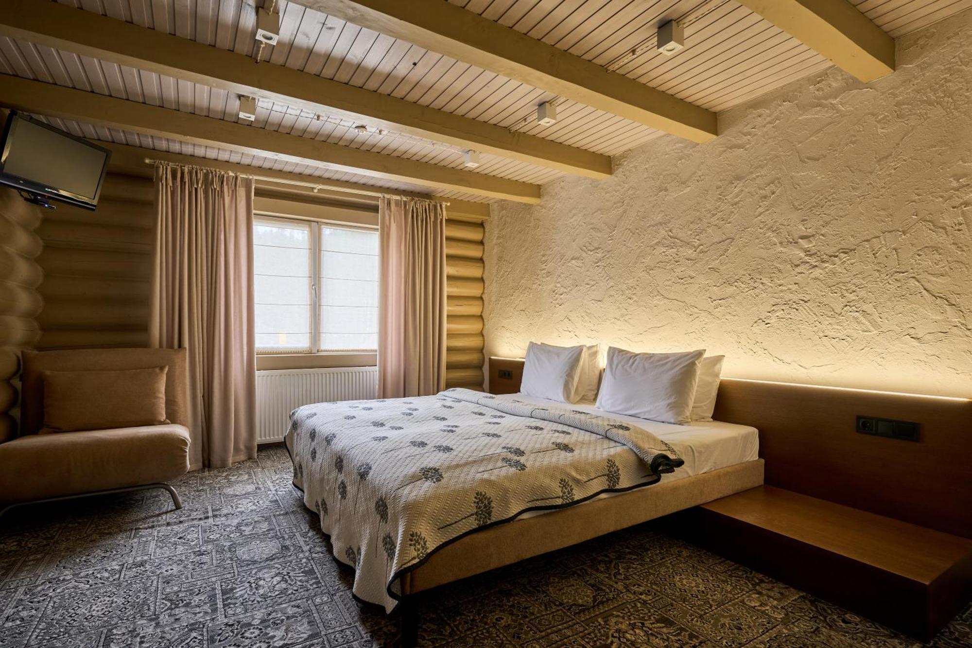 Hotel Vedmezhyi Dvir Bukovel Esterno foto